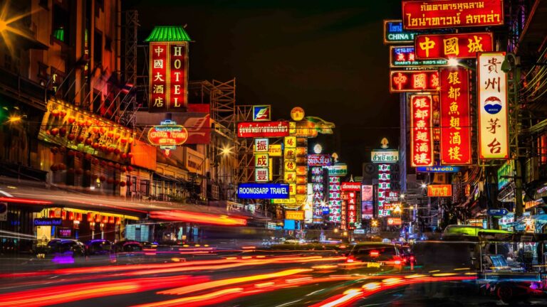 Exploring Bangkok’s Old City and Yaowarat is super easy with MRT Blue Line
