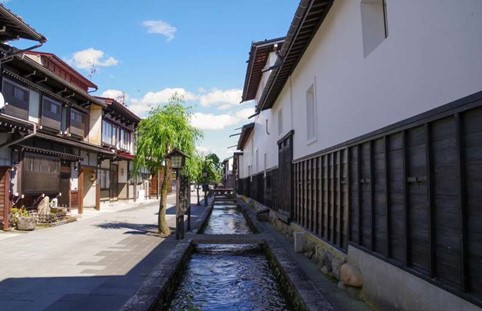 Muslim-friendly travel in Japan: Explore Hida Furukawa & Takayama with cashless payments