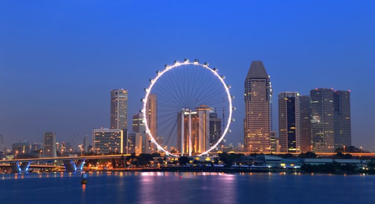 10 best nightlife attractions in Singapore for a family-friendly experience