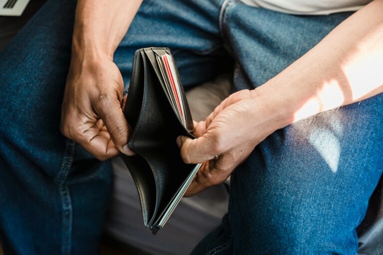 Debt management for beginners: the ultimate guide to managing debts effectively